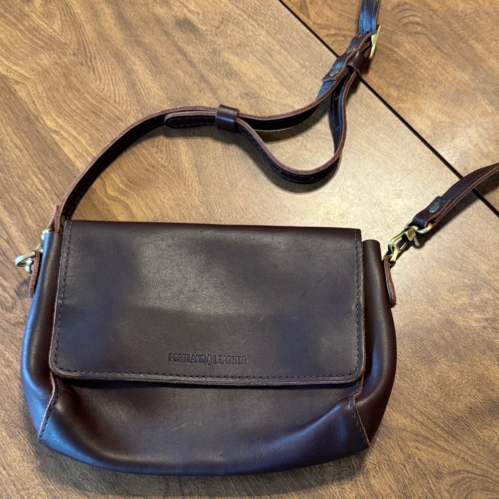 Portland Leather Crossbody
